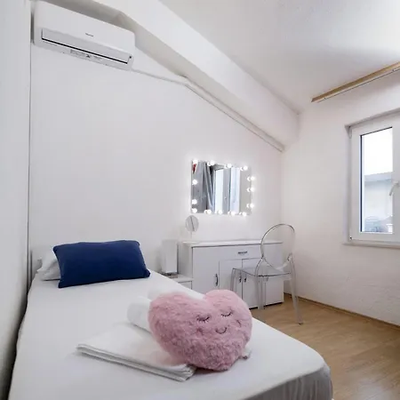 Zvijezda * 스플리트